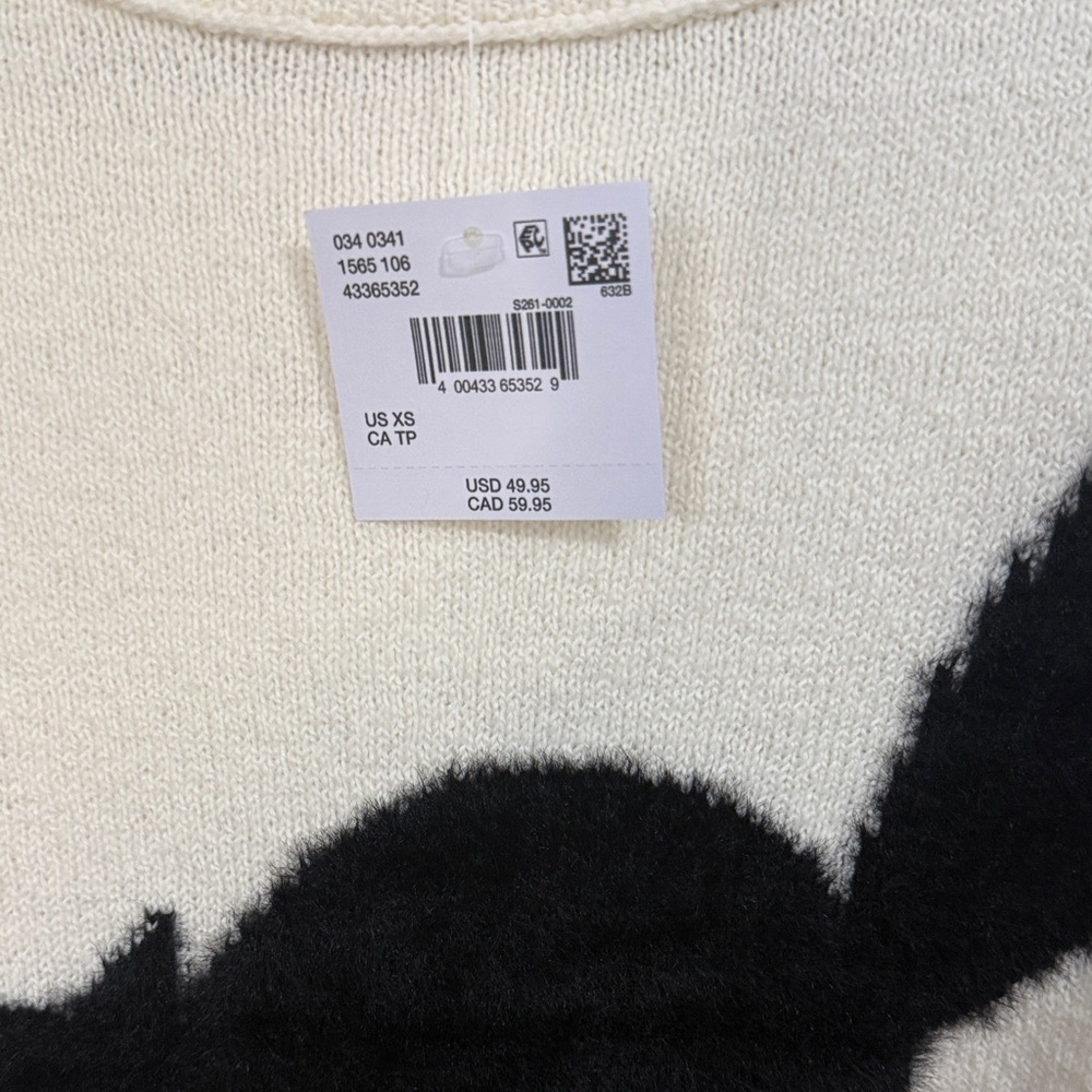 American Eagle Outfitters Cream Sweater with Black Cat - Picture 2 of 4